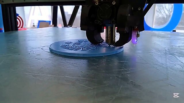 Close raised logo detail on build plate (SKU ask)