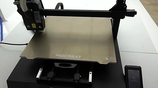 Large heated bed marking close-up (SKU ask)