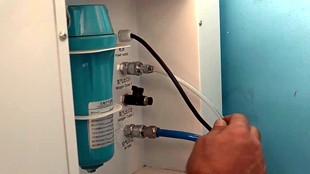Hose connect at Nitrogen Inlet side panel (SKU ask)