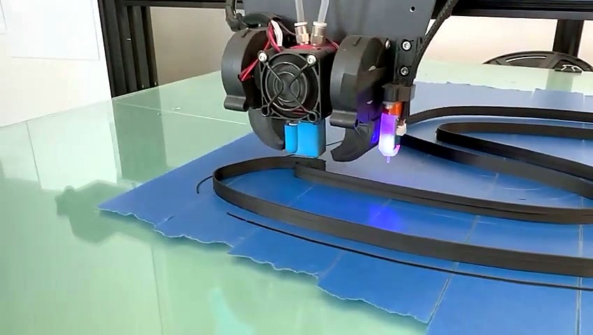 Head fan + black return wall path on blue bed (SKU ask)