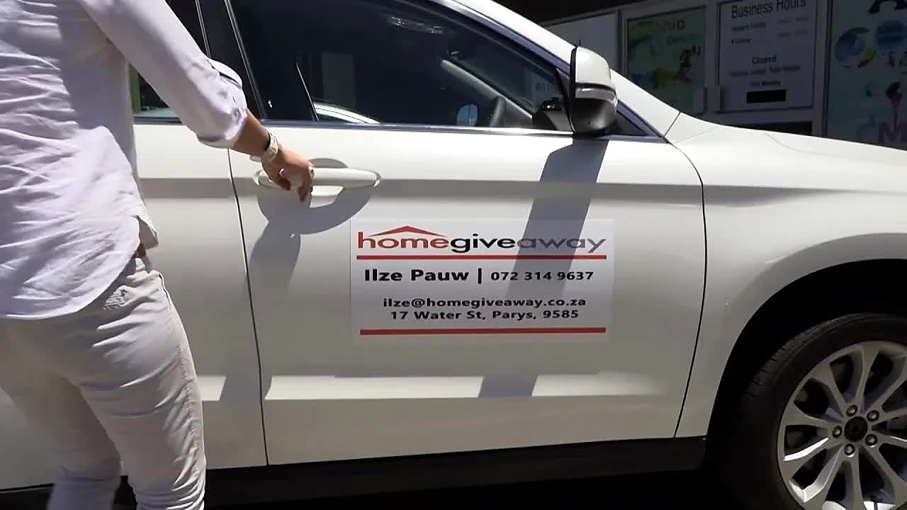 YouTube thumb — FastCOLOUR car magnet advertising (SKU ask)
