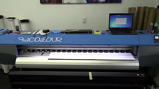 FastCOLOUR large-format printer wide shot with media loaded (SKU ask)