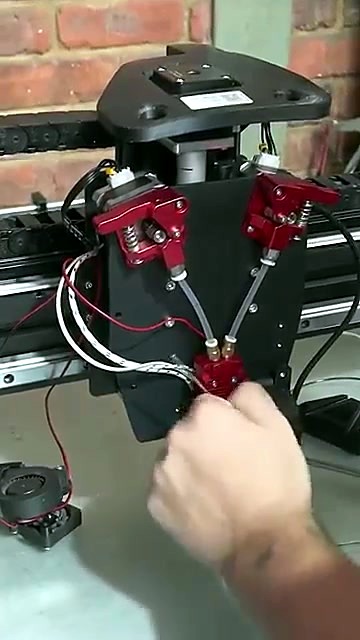 Dual hotend carriage on linear rail mid-install (SKU ask)
