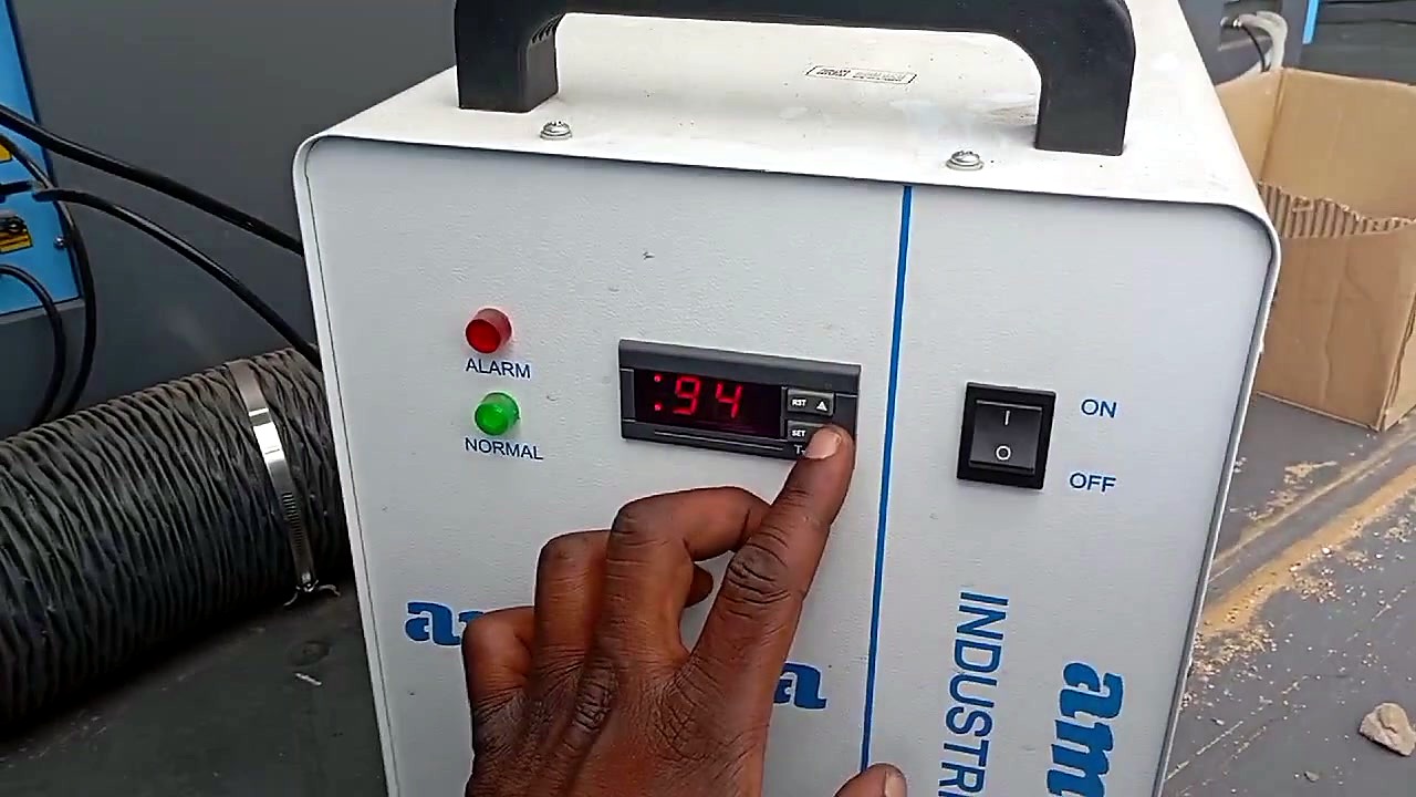 NORMAL LED + live water temps on display (SKU ask)