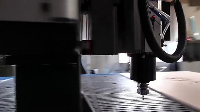 Spindle cutting sheet board on vacuum bed (SKU ask)