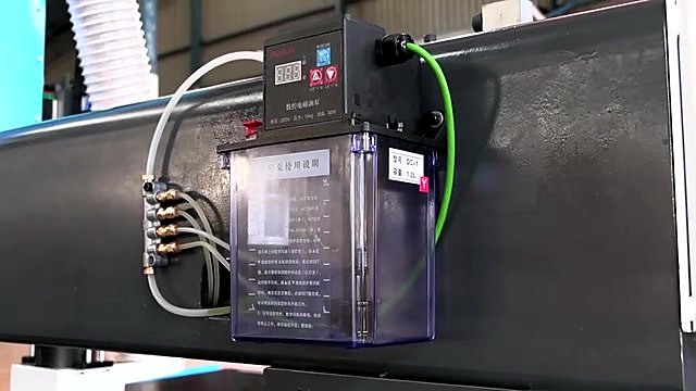 Automatic lubrication reservoir / oiler (SKU ask)