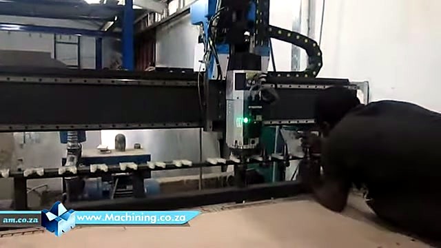 Wide bed with rear linear magazine visible (SKU ask)