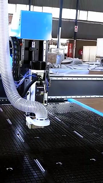 Blue/black gantry over black vacuum bed (SKU ask)