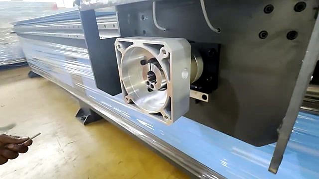 Reducer gearbox flange + coupler on blue gantry (SKU ask)
