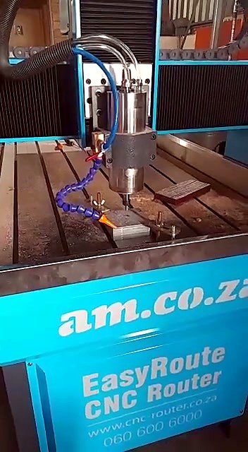 am.co.za EasyRoute cyan chassis + spindle over metal (SKU ask)