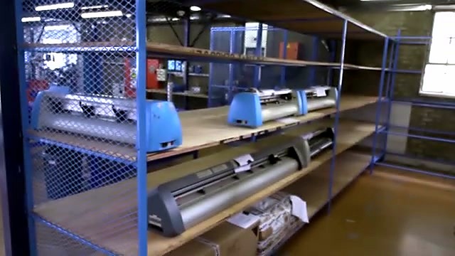 V-Smart/V3 vinyl cutters on mesh shelf (SKU ask)