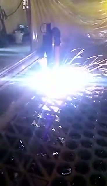 Honeycomb circles mid-cut with sparks (SKU ask)