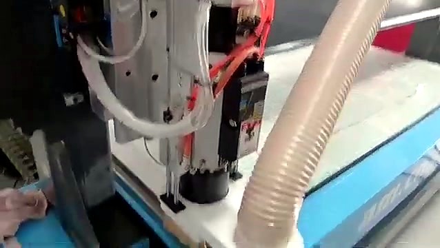 ATC spindle with dust hood