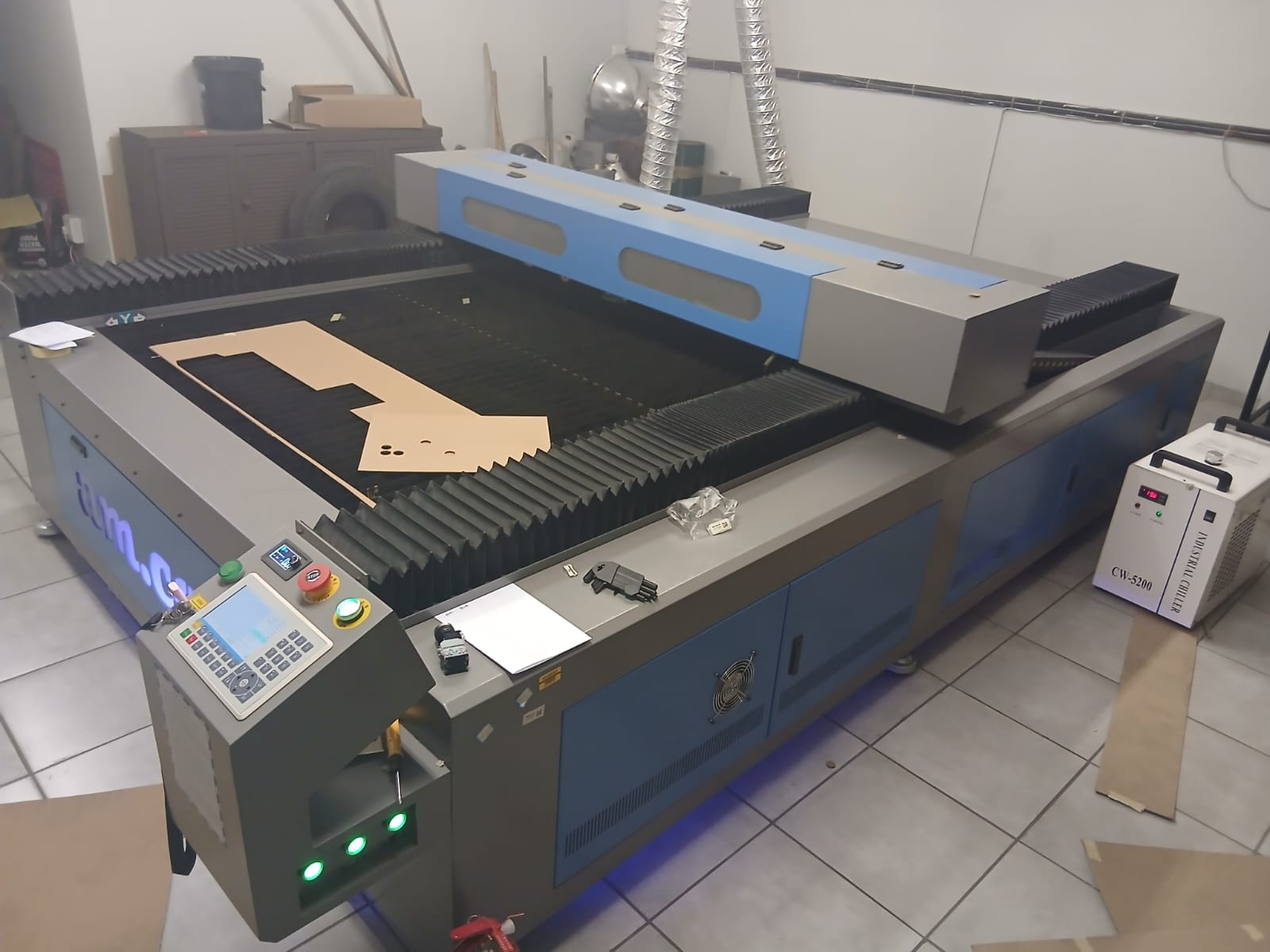 LC-1325 TruCut flatbed CO2 laser cutting plywood parts with CW-5200 chiller (staff still)