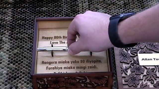 Box interior bilingual 80th birthday message (SKU ask)