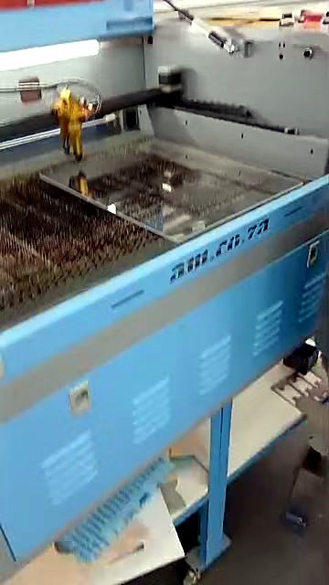 CO2 cabinet front am.co.za branding + gold head (SKU ask)