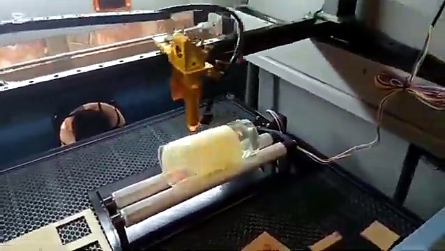 Nozzle mid-pass engraving rotating glass bottle (SKU ask)