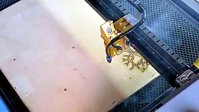 Gold head close over tree design (SKU ask)