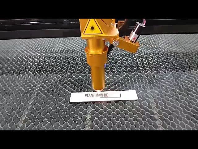 LC-9060 TruCUT cabinet flexible magnet thumb
