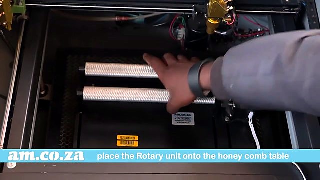 Rotary unit placed on honeycomb table (SKU ask)