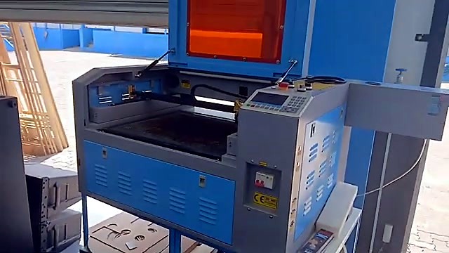 Desktop chassis blue/white + orange lid overview (SKU ask)