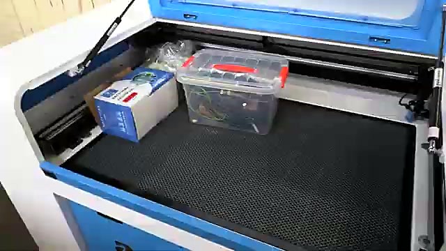 Honeycomb bed with packaging on bed (SKU ask)