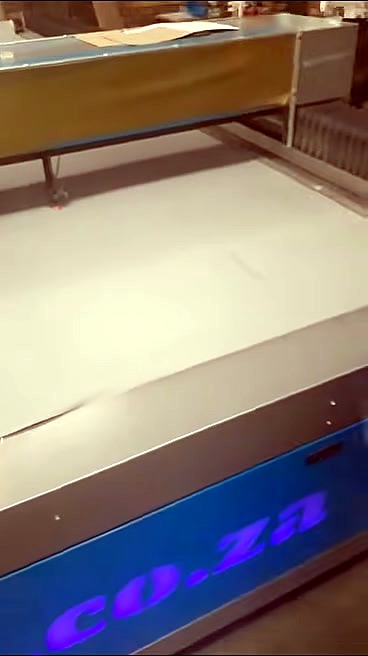 Wide TruCUT flatbed bed + illuminated .co.za branding (SKU ask)