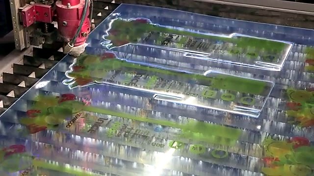 Printed Kenwood PureJuice multi-panel sheet on knife-slat bed (SKU ask)