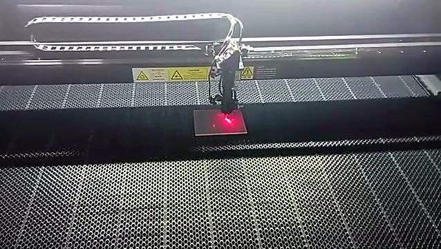 Honeycomb bed + gantry drag-chain over blanks (SKU ask)