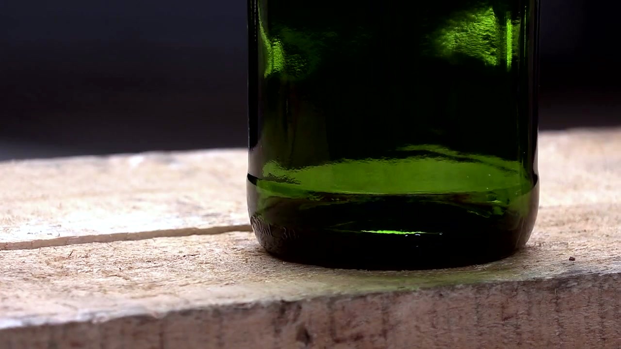 Finished frosted Hello engrave on green bottle (SKU ask)