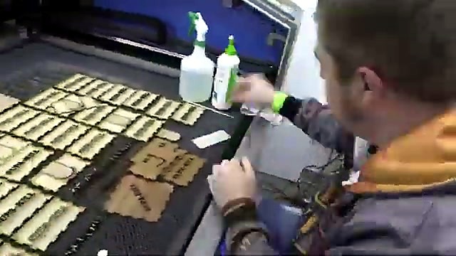Harvesting interlocking Supawood memo parts from honeycomb (SKU ask)