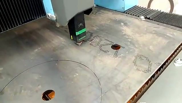 Fiber head cutting circular paths in steel