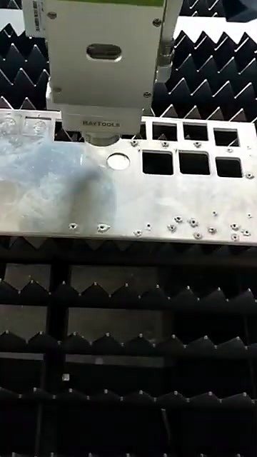 Pierce sparks under RayTools on slat bed (SKU ask)