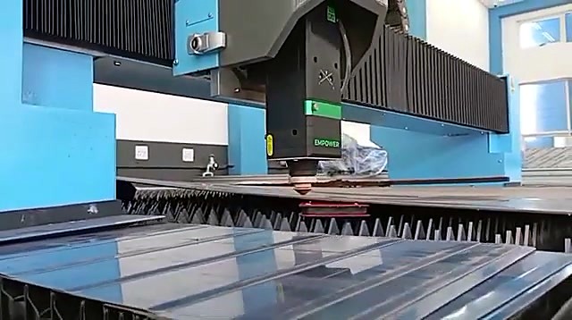 Collision prevention / follow on RAYCUT head