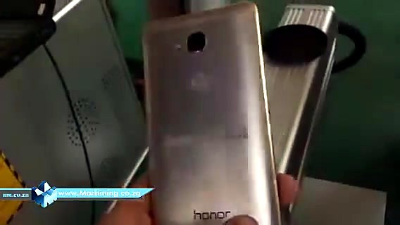 Hand lifting finished AM.CO.ZA-marked Honor phone (SKU ask)