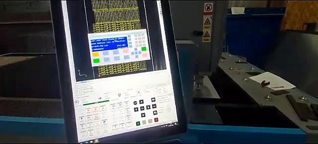 Portrait CypCut control screen (SKU ask)