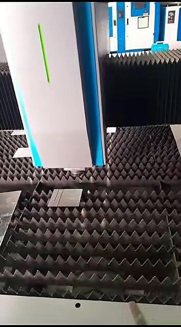 Cut metal rectangles on serrated fibre laser bed (SKU ask)