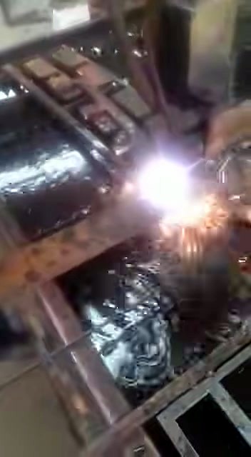 Fibre laser metal cut sparks (SKU ask)