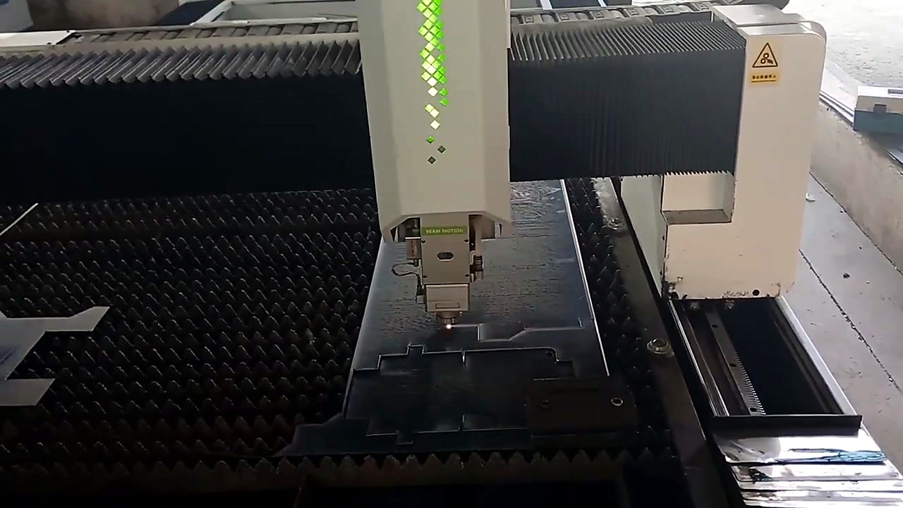 White fibre head green LED strip + bellows over steel (SKU ask)