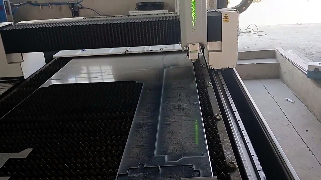 Gantry + rack rail; cut path on metal sheet (SKU ask)