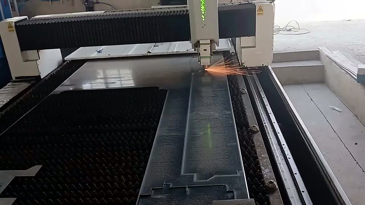 YouTube thumb — fibre laser cuts shape in steel (SKU ask)