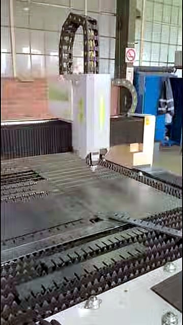 Gantry + drag-chain + slat bed overview (SKU ask)