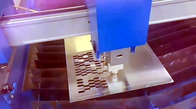 Checker/grid cut progress on reflective metal (SKU ask)
