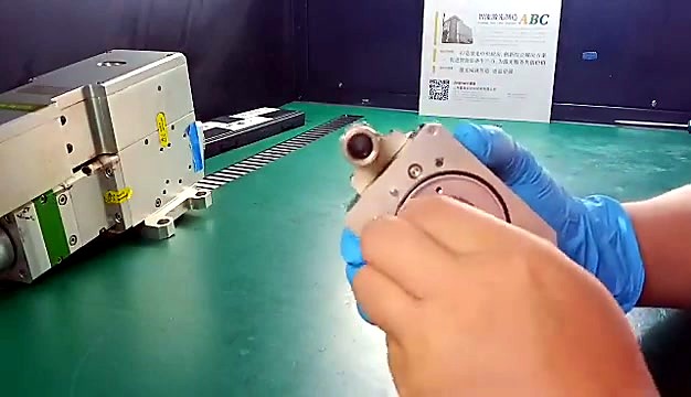 Housing side profile with cylindrical port (SKU ask)