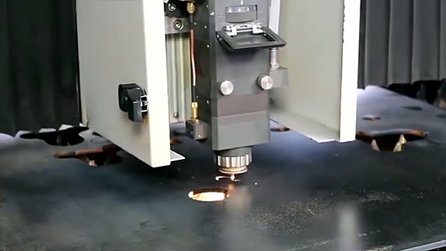 Fiber head spark-cutting on slat bed (SKU ask)