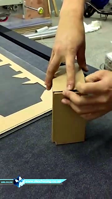 Finished small cardboard box on FlatCUT bed (SKU ask)