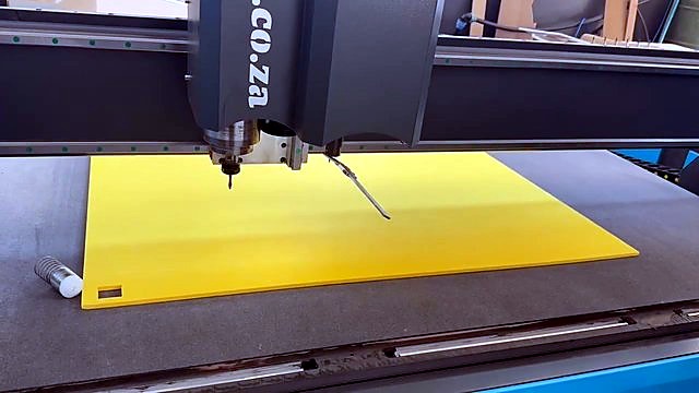 FlatCUT gantry .co.za over yellow sheet + square test cut (SKU ask)