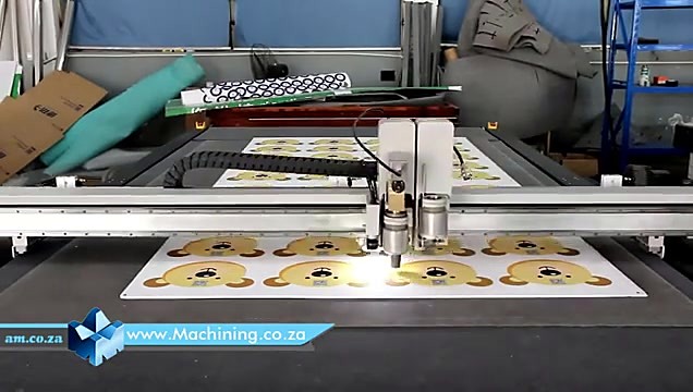FlatCUT gantry cutting teddy faces on foam board (SKU ask)