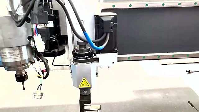 Dual 3.2kW spindle + knife head yellow Attention (SKU ask)