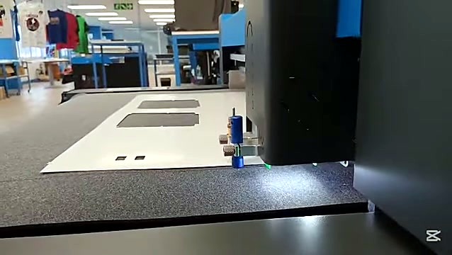 Black dual-tool head LED over white media cuts (SKU ask)
